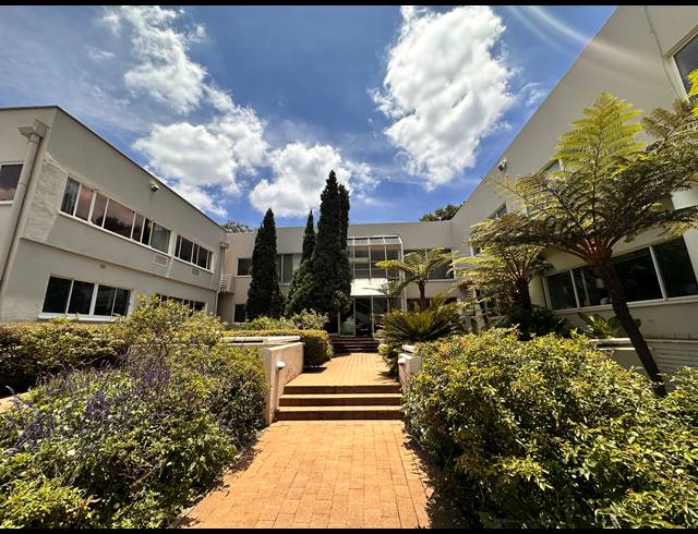 1,165M² BUILDING FOR SALE IN PARKTOWN